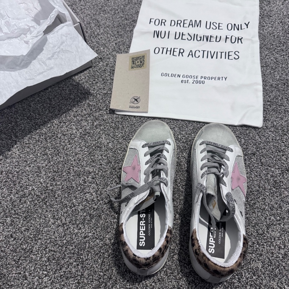 NWB RARE GOLDEN GOOSE SNEAKERS